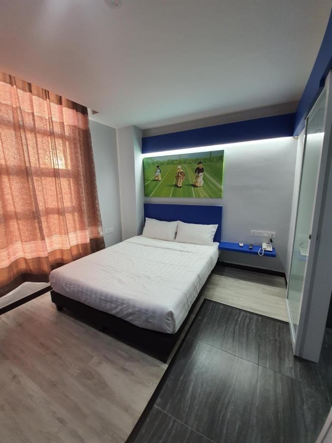 Paradian Hotel 세렘반 외부 사진